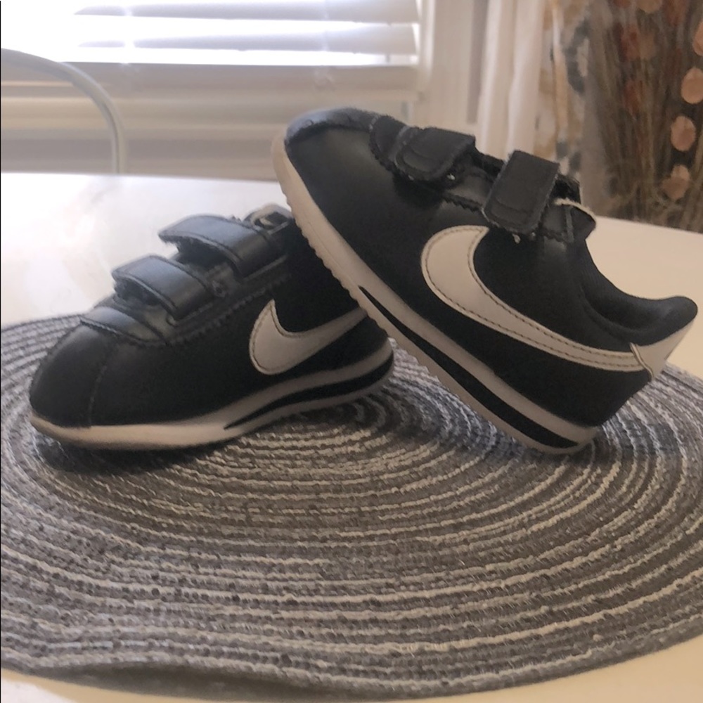 Toddler size 7 Nike Cortez Velcro shoes